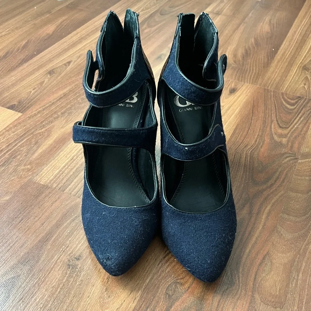 Gianni Bini Navy Wool/Croc Block Heels - Picture 5 of 7